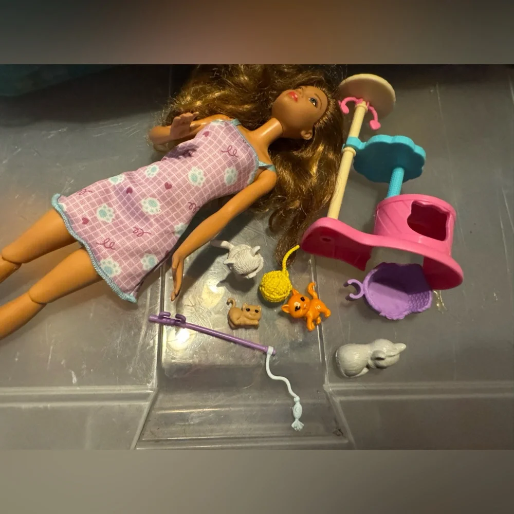 Barbie kitten condo playset W/ doll